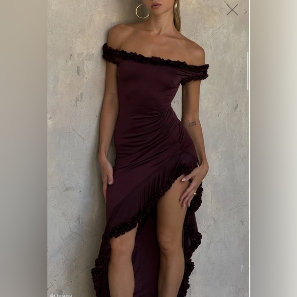 Meshki Arielle Off The Shoulder Dress in Plum NWT - Picture 4 of 11